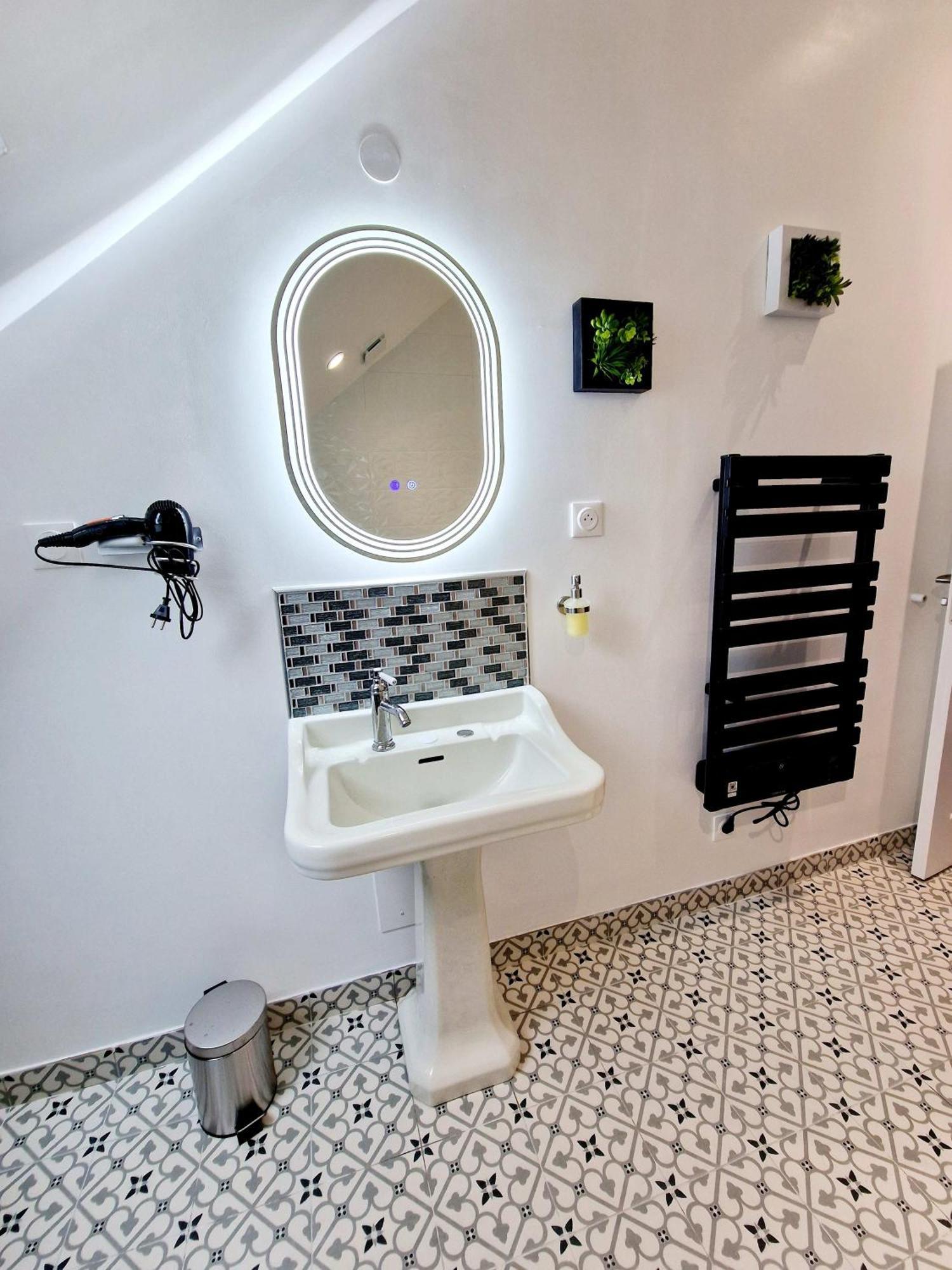 Le Colombier Apartment Laon Bagian luar foto
